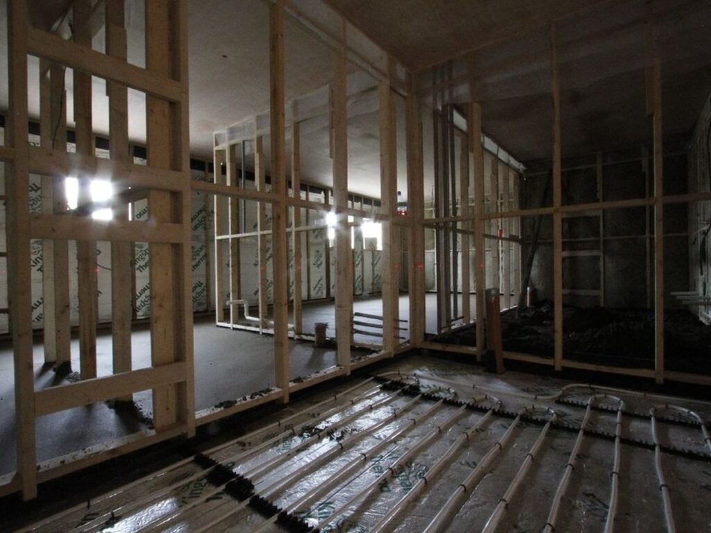 Screed on the floor - geograph.org.uk - 3348277
